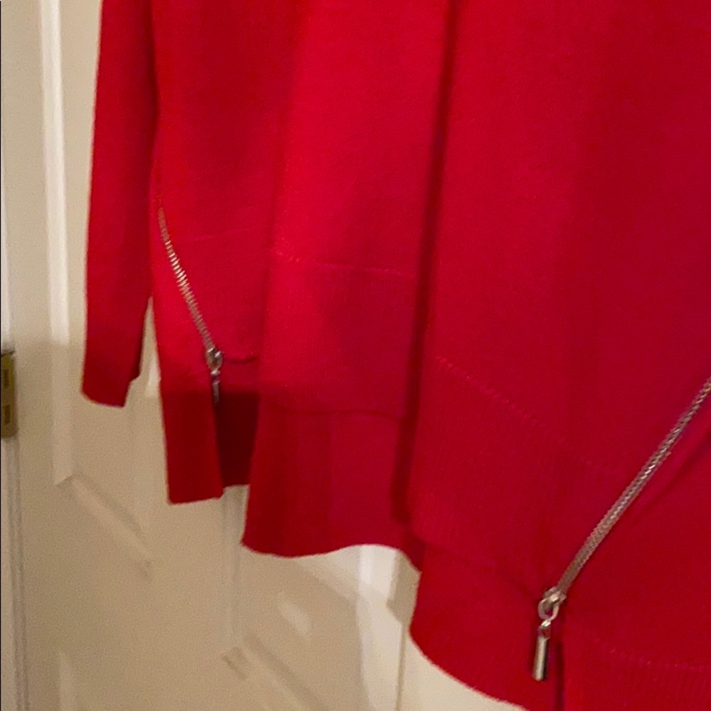 Sweater - Picture 4 of 5